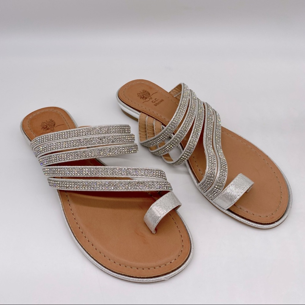 GC Shoes women’s 
Harmonie Flat Sandal in Silver rhinestone size 7 New